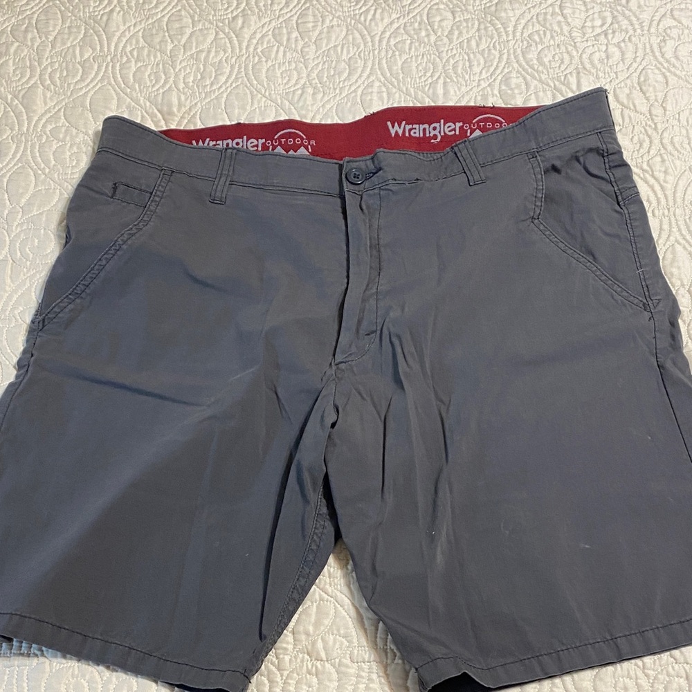 Wrangler Men's Charcoal Flat Front Shorts